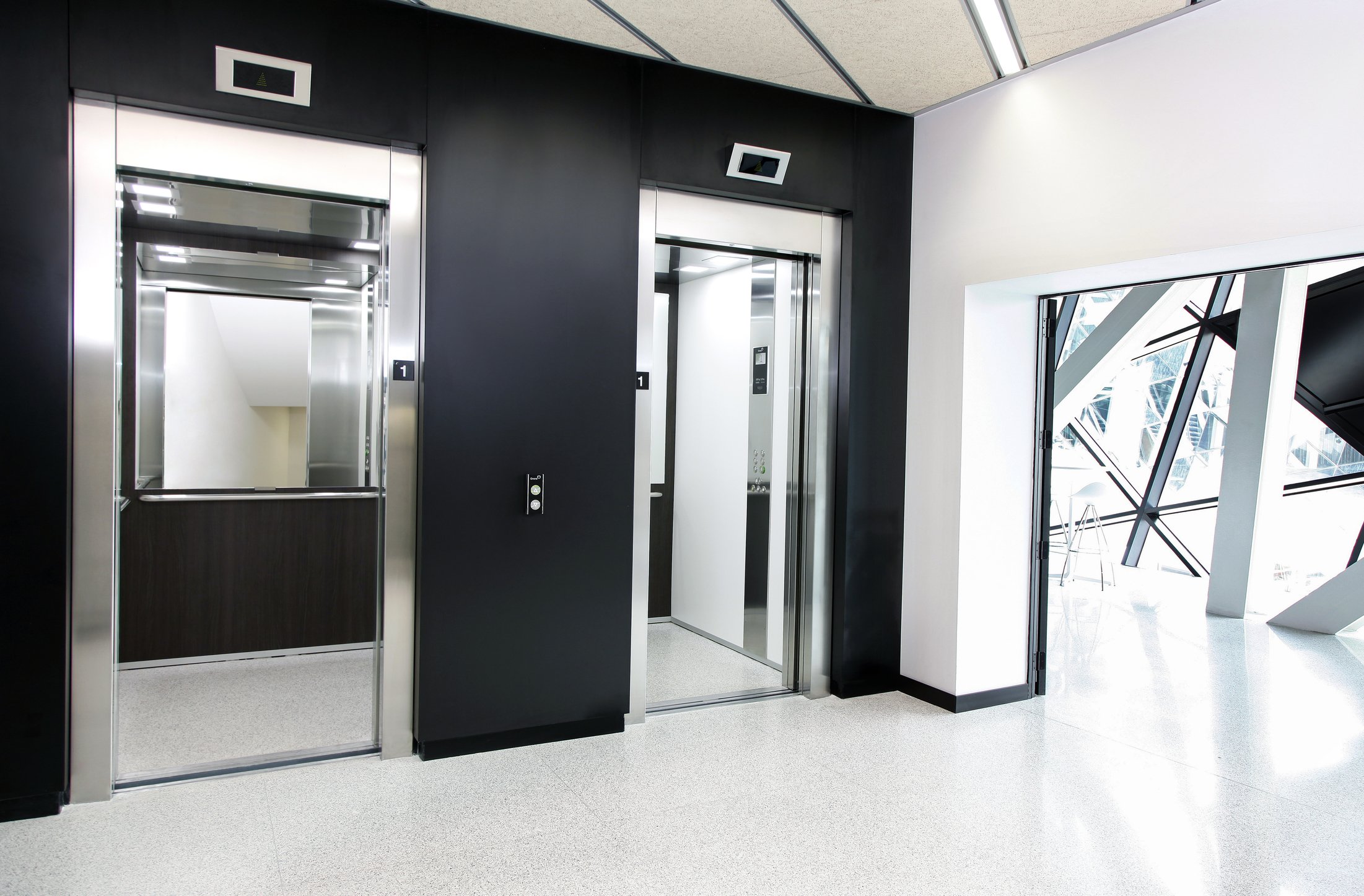 Thang Máy Tải Khách Mitsubishi tải Trọng 750Kg Nhập Khẩu Thái Lan